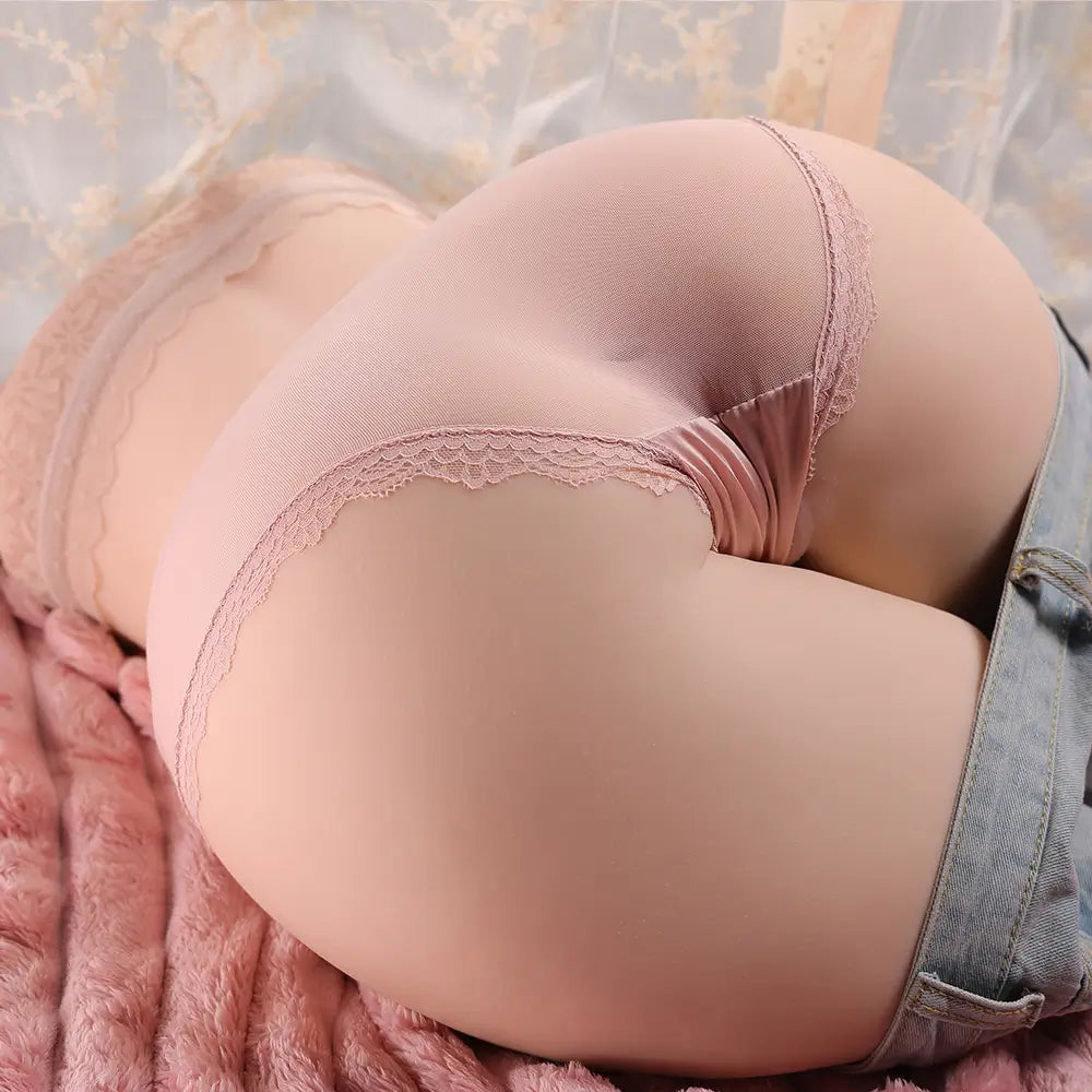 Minaj: 18,96kg ultra­weiche Liquid BBW großem Po