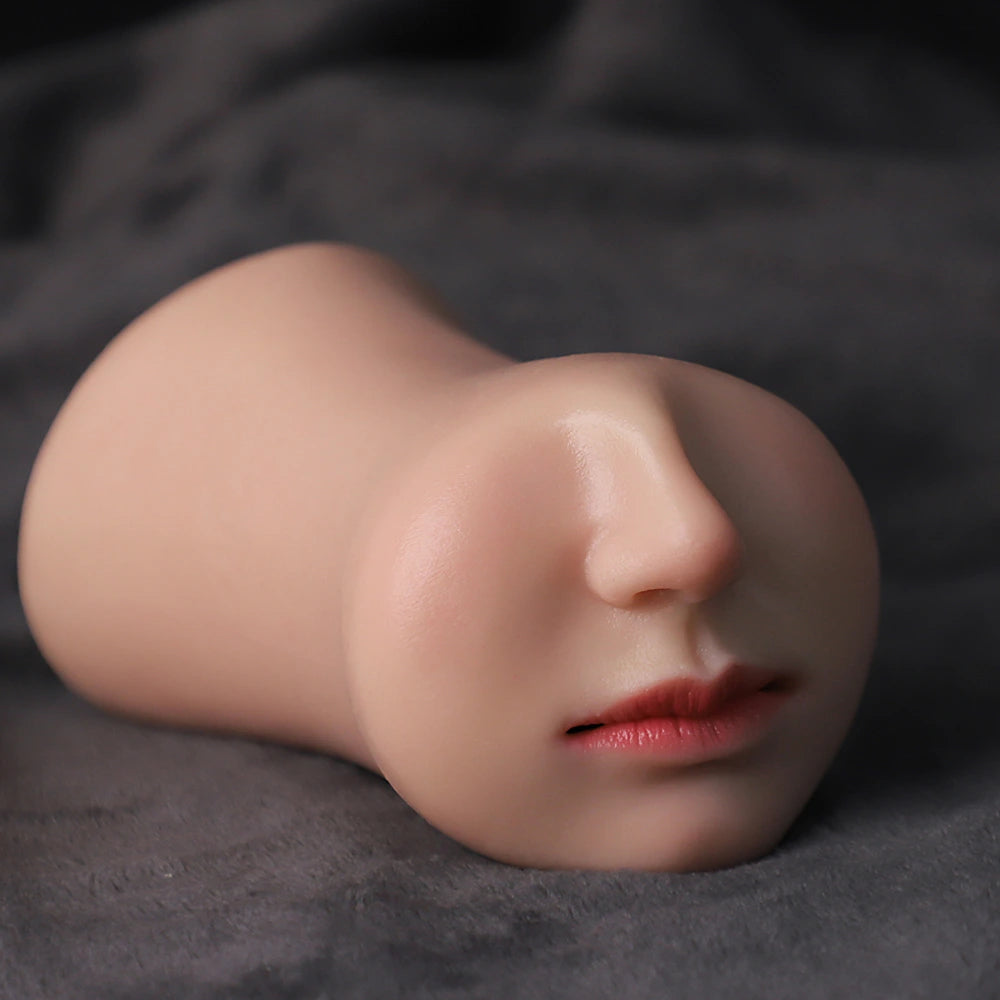 Lana : Masturbateur oral en silicone de poche 889 g